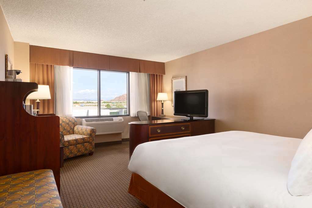 Radisson Hotel Phoenix Airport Rum bild